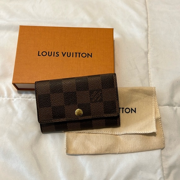 Louis Vuitton Keyring Holder - Picture 1 of 10